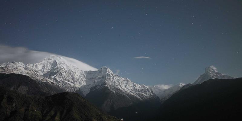 构筑数字护城河：企业如何融合编程开发与云计算应对高阶网络攻击