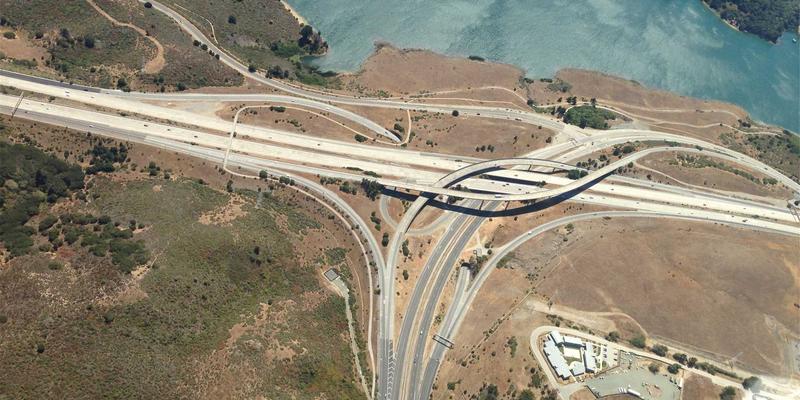 网络切片技术深度解析:如何通过XLTC CG编程为5G时代打造行业专属虚拟网络并保障SLA